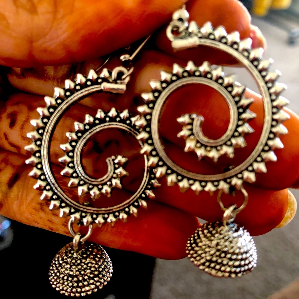 Silver chaand baali